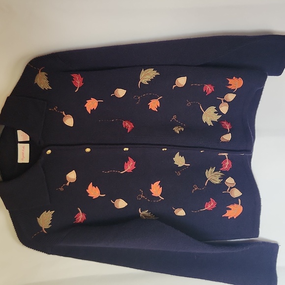 Embroidered Sweater Size Medium Leaves Acorn Blue Novelty Fallcore Grandmacore - Picture 2 of 8